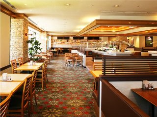 三鷹店の外観